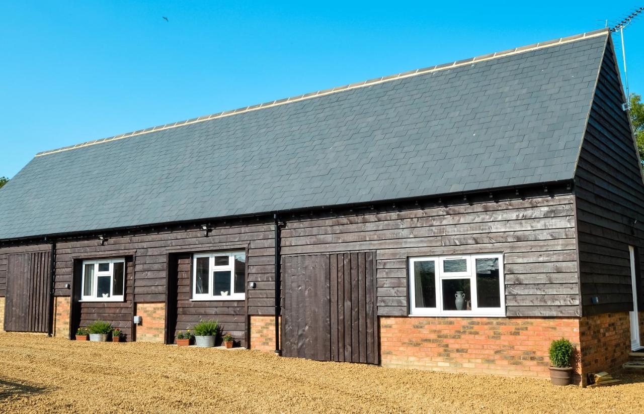 Bluebell Cottage At The Old Tractor Barn Brackley  Exterior photo